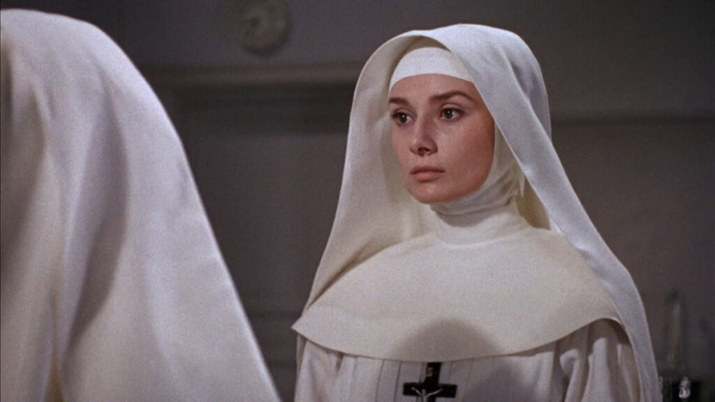 Кадр из фильма «История монахини» 