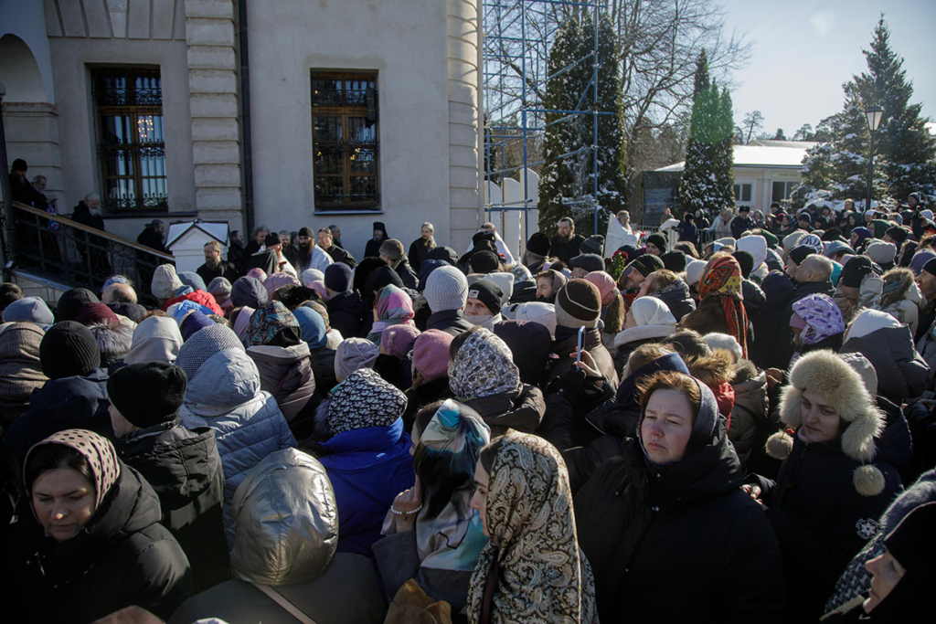 Попрощаться со старцем Илием приехали тысячи верующих со всей России